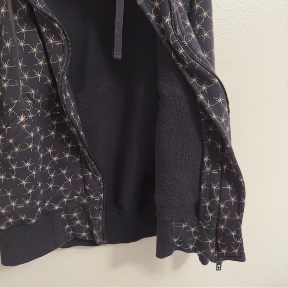 Patterned Hoodie ⭐️✨ - Picture 4 of 5